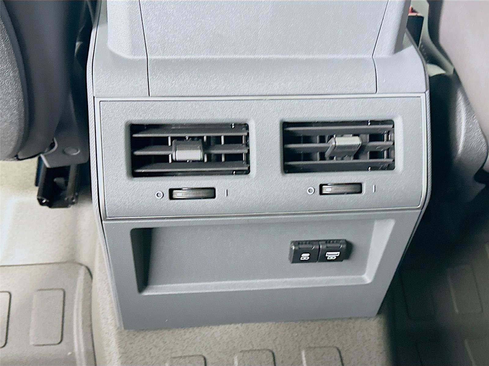 New 2025 INEOS Grenadier Fieldmaster Edition image 38