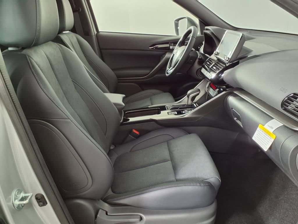 New 2025 Mitsubishi Eclipse Cross Black Edition image 9