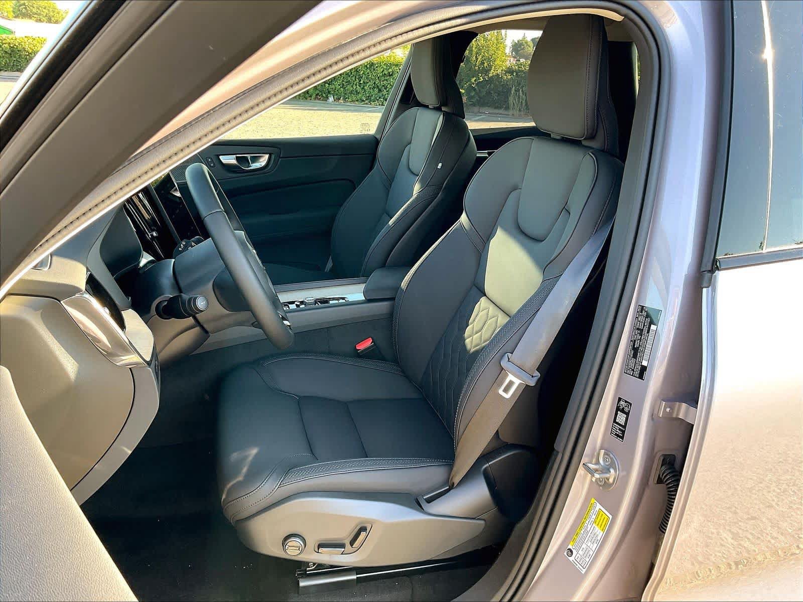New 2026 Volvo XC60 T8 Plus w/ Climate Package PRO AWD/4WD image 11