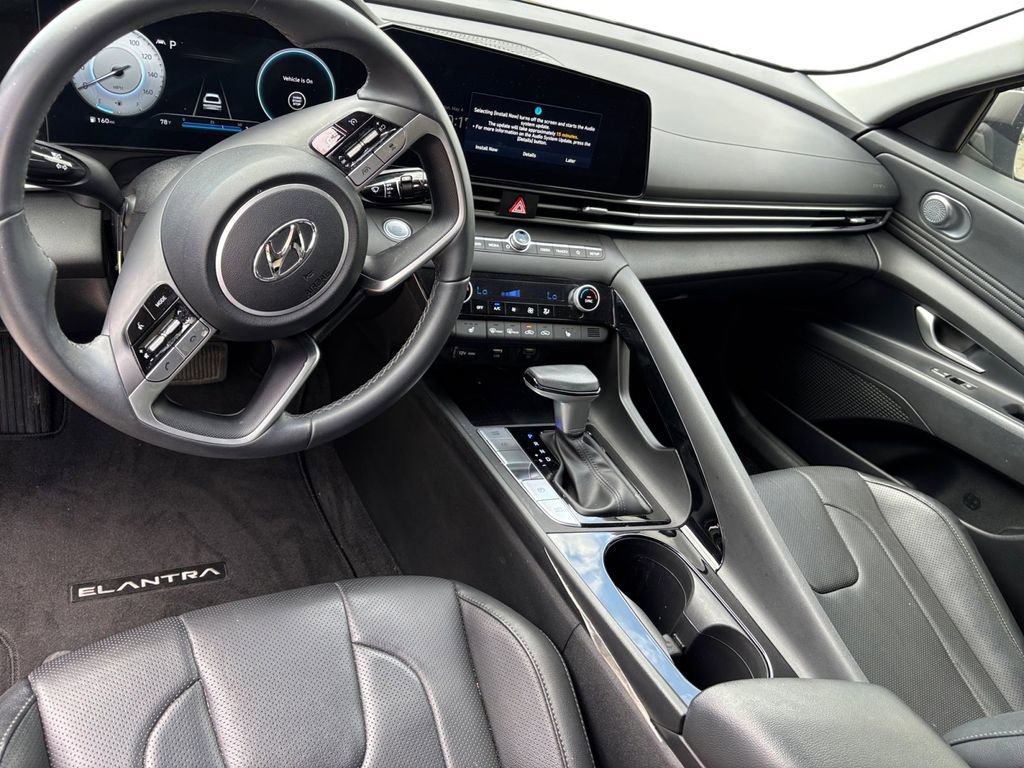 Certified 2023 Hyundai Elantra Limited FWD image 10