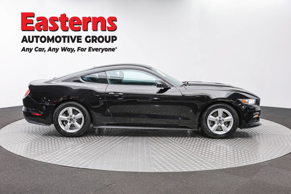 Used 2017 Ford Mustang Coupe RWD image 4