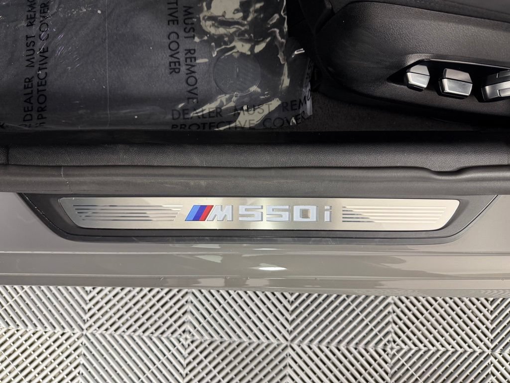 Used 2022 BMW M550i xDrive AWD/4WD image 20