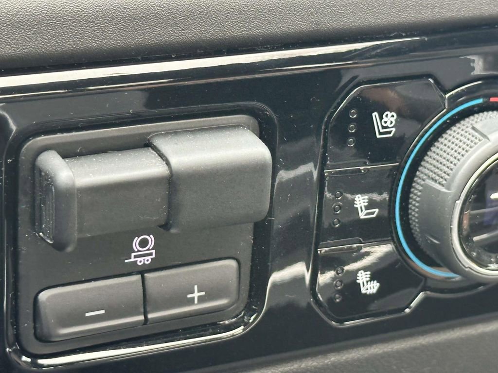 Used 2024 Chevrolet Silverado 2500 High Country image 21