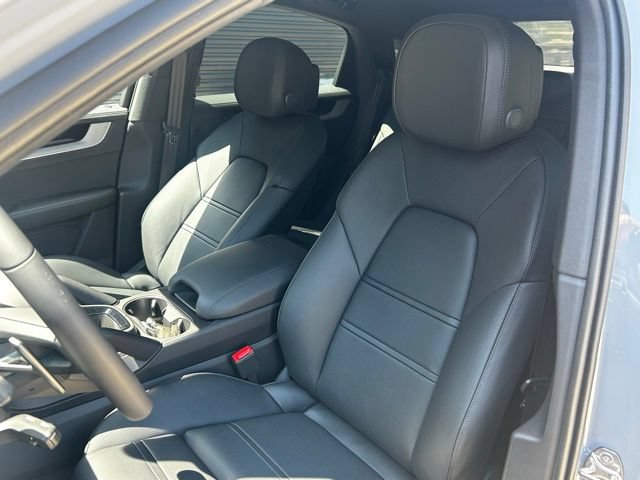 Certified 2026 Porsche Cayenne Coupe AWD/4WD image 5