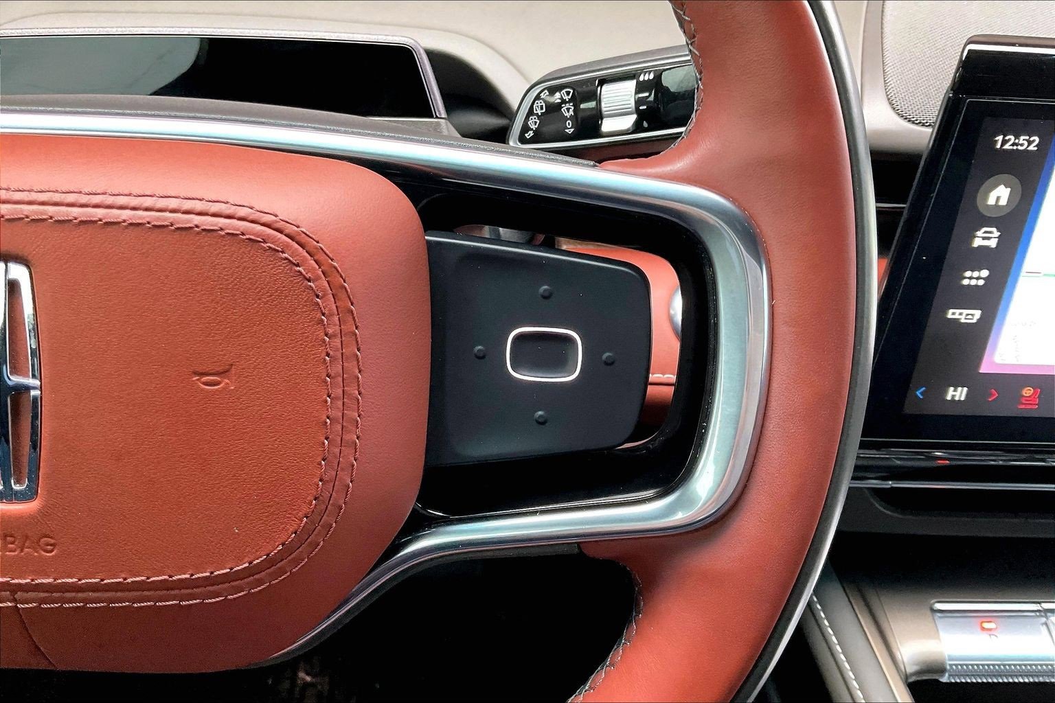 Used 2024 Lincoln Nautilus Black Label w/ Jet Appearance Package (87T) image 11