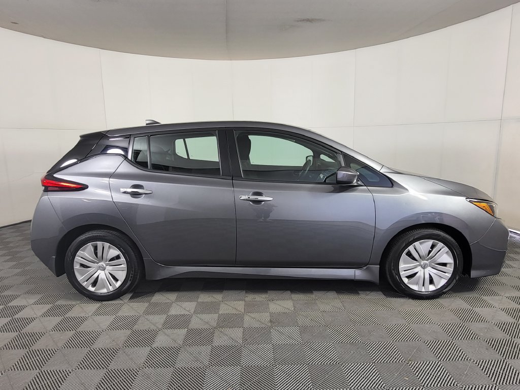 Used 2025 Nissan Leaf S FWD image 7