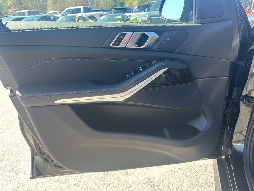 Used 2023 BMW X5 xDrive40i w/ M Sport Package image 27