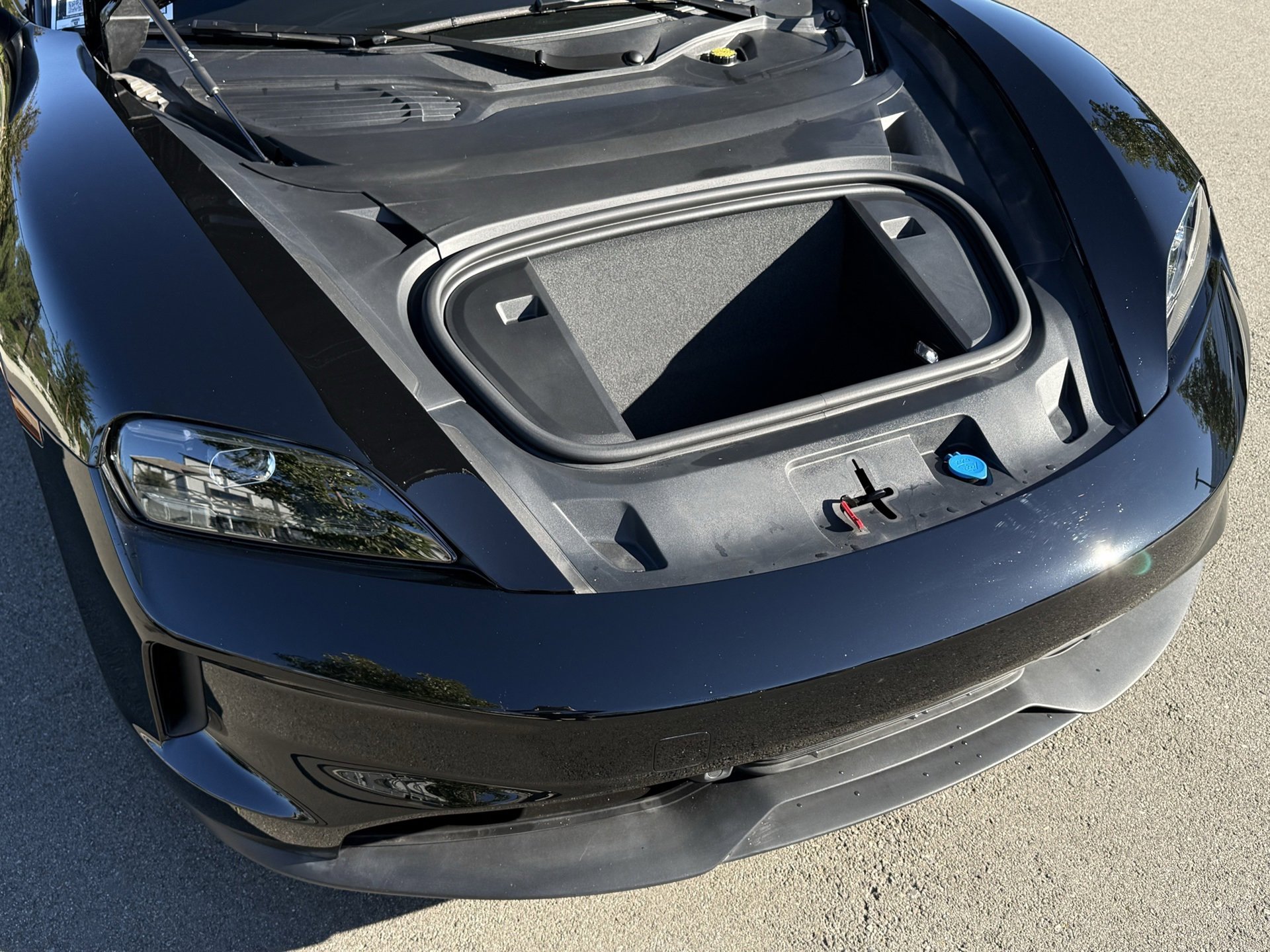 Used 2025 Porsche Taycan image 31