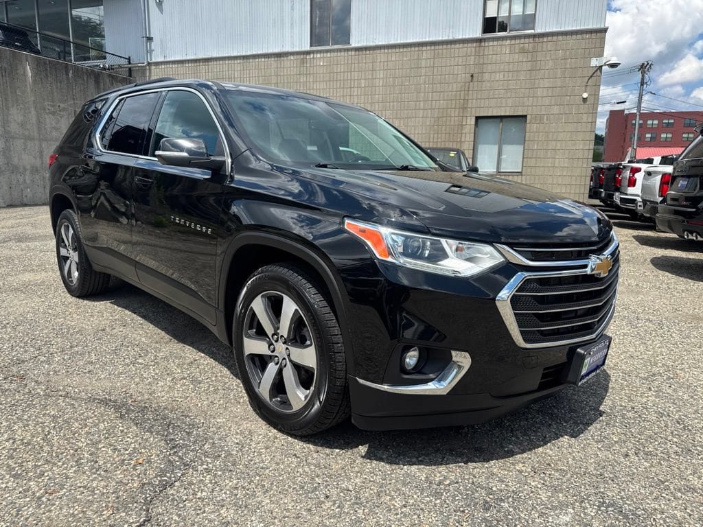 Used 2021 Chevrolet Traverse LT w/ LT Premium Package AWD/4WD image 9