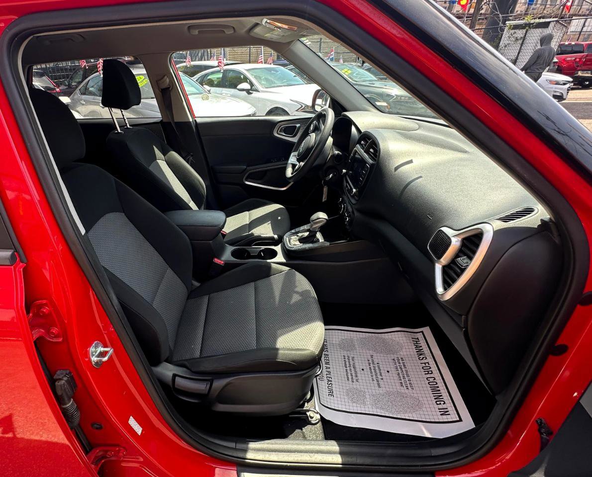 Used 2023 Kia Soul LX w/ Option Group 015 FWD image 22