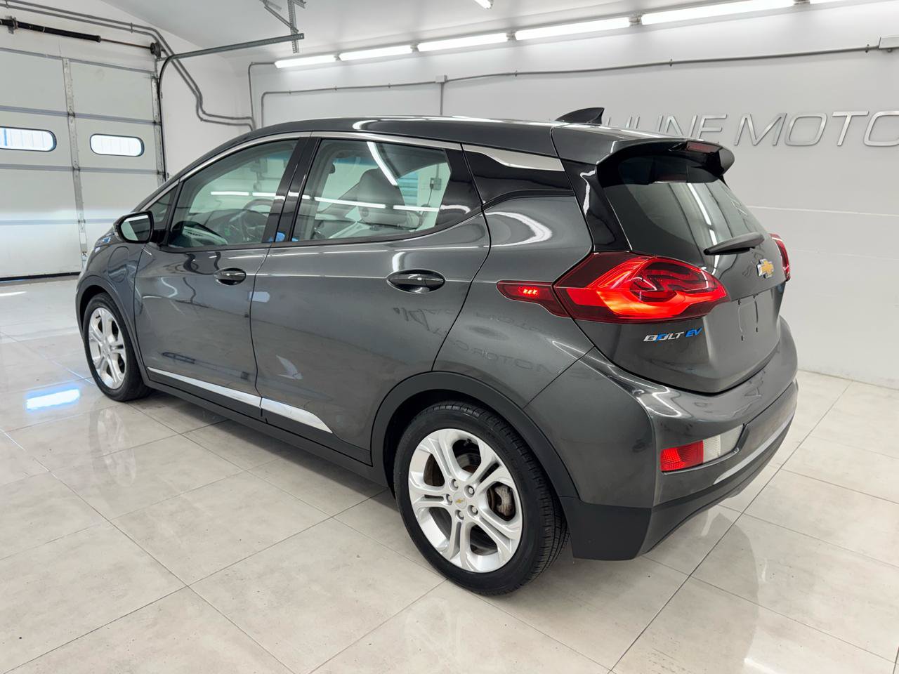 Used 2018 Chevrolet Bolt LT FWD image 8