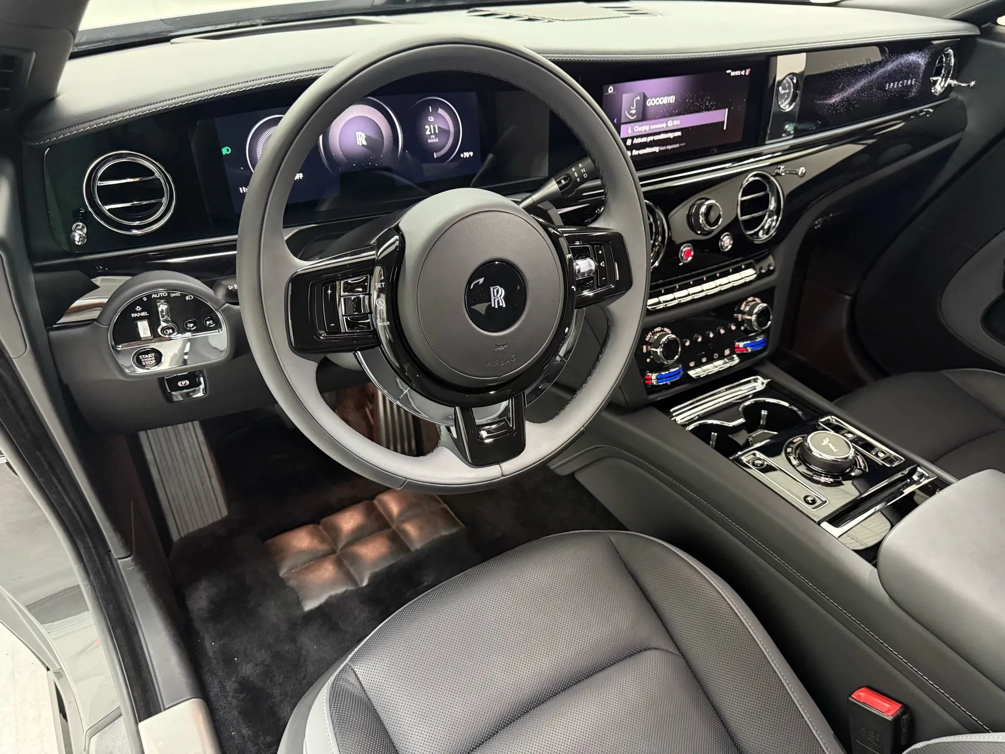 Used 2025 Rolls-Royce Spectre image 8