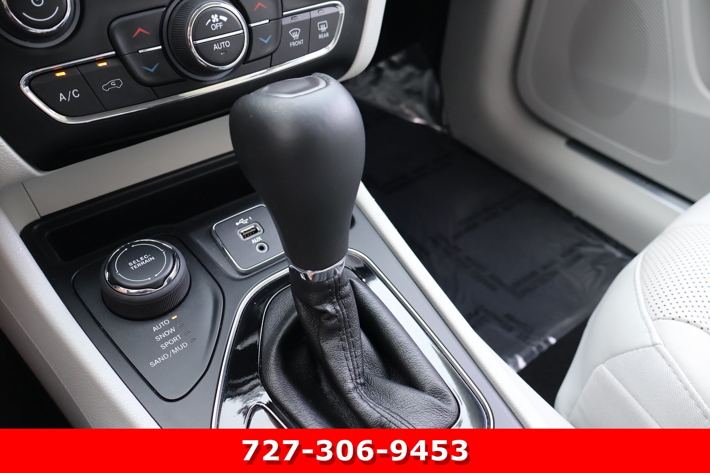 Used 2020 Jeep Cherokee Limited AWD/4WD image 29