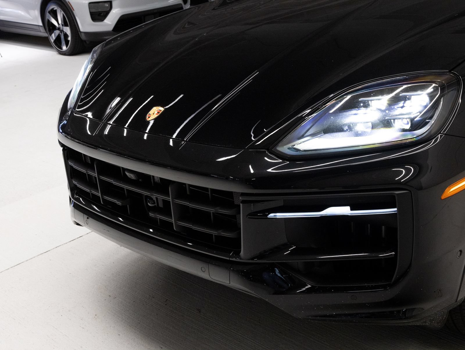 New 2026 Porsche Cayenne Coupe AWD/4WD image 32