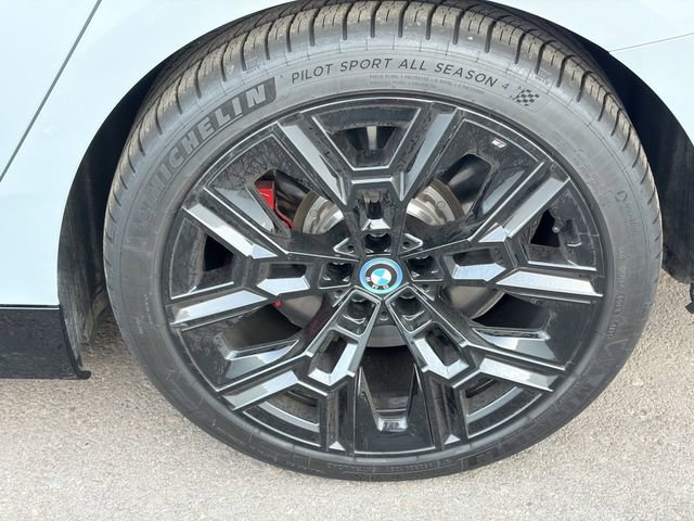 Used 2024 BMW i5 M60 w/ Premium Package image 9
