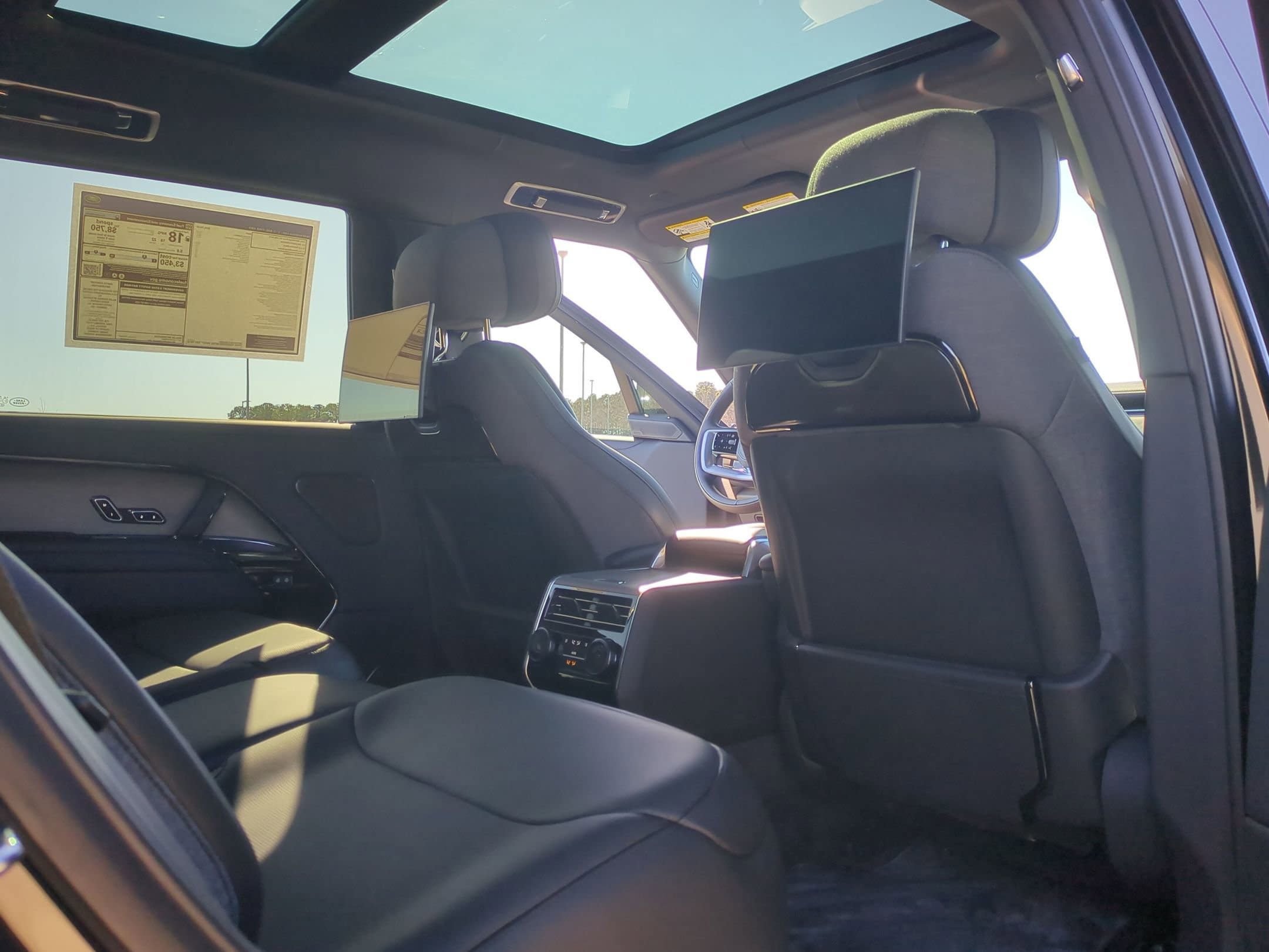 New 2026 Land Rover Range Rover SV AWD/4WD image 22