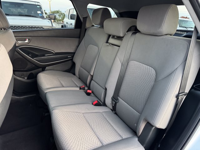 Used 2017 Hyundai Santa Fe SE AWD/4WD image 16