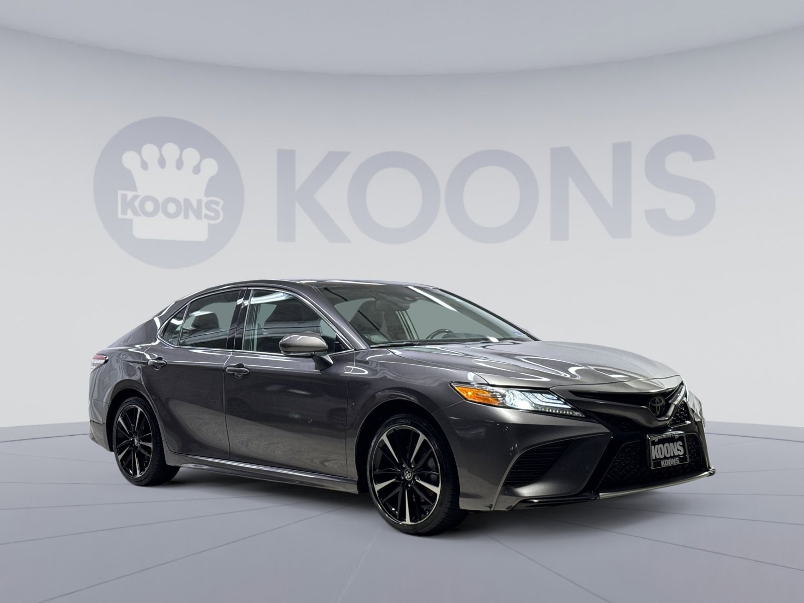 Used 2020 Toyota Camry XSE image 14