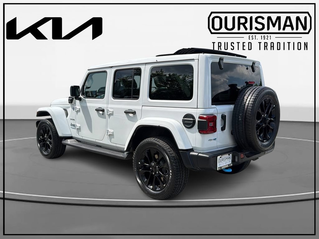 Used 2022 Jeep Wrangler Unlimited Sahara w/ Safety Group AWD/4WD image 3