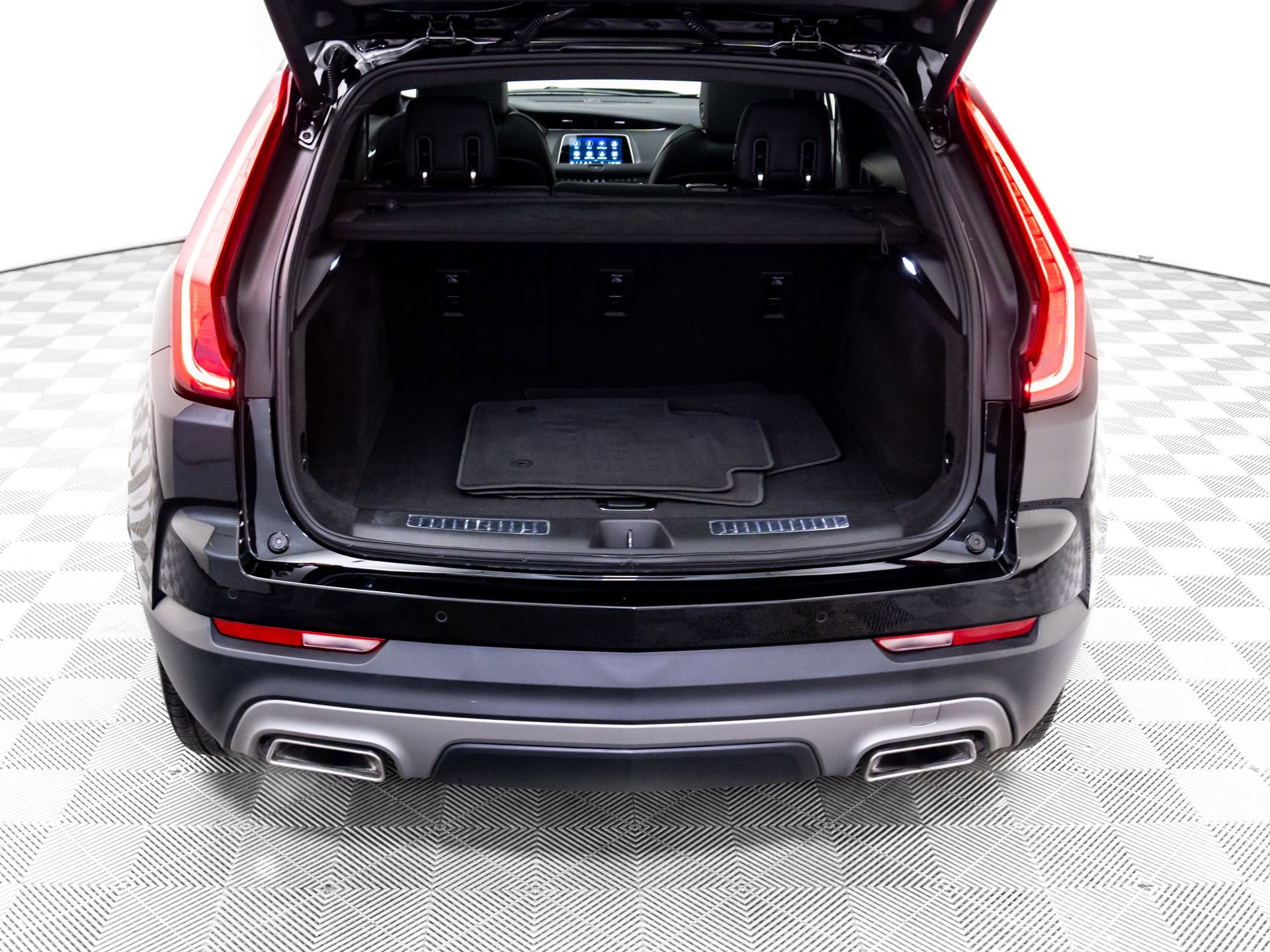 Certified 2023 Cadillac XT4 Premium Luxury w/ Cold Weather Package image 35