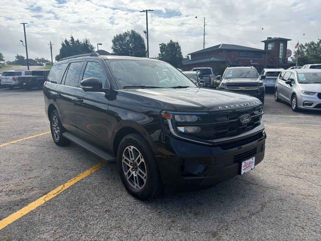 New 2026 Ford Expedition Active RWD image 3