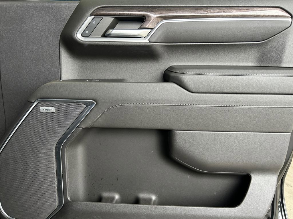 Used 2022 Chevrolet Silverado 1500 LTZ w/ LTZ Convenience Package II image 25