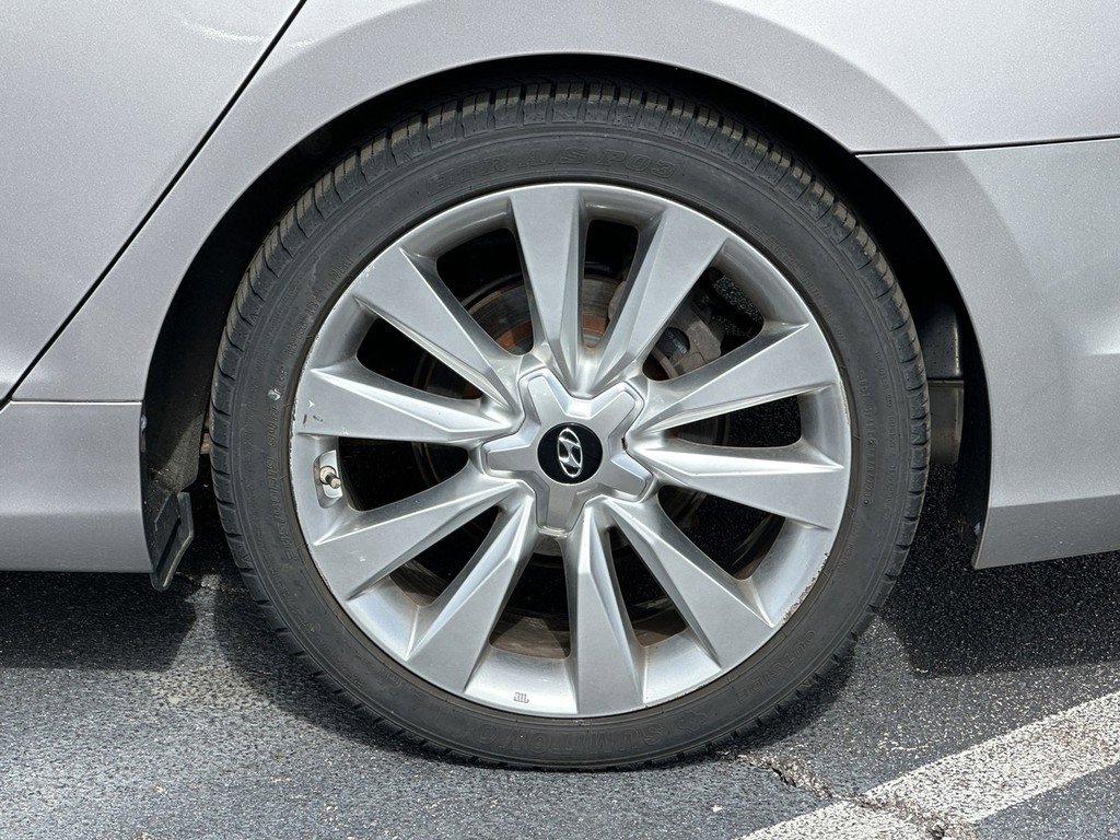 Used 2012 Hyundai Azera w/ Technology Pkg image 9