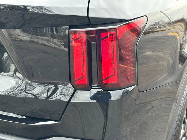 Used 2025 Kia Sorento S image 15