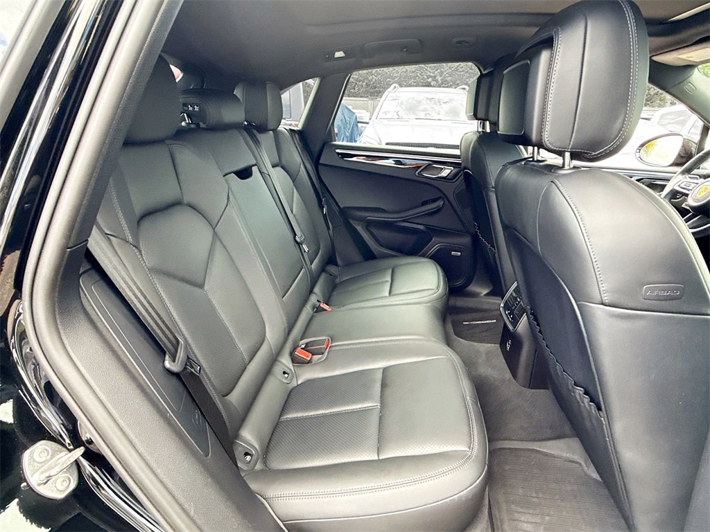 Used 2022 Porsche Macan S w/ Premium Package Plus image 31