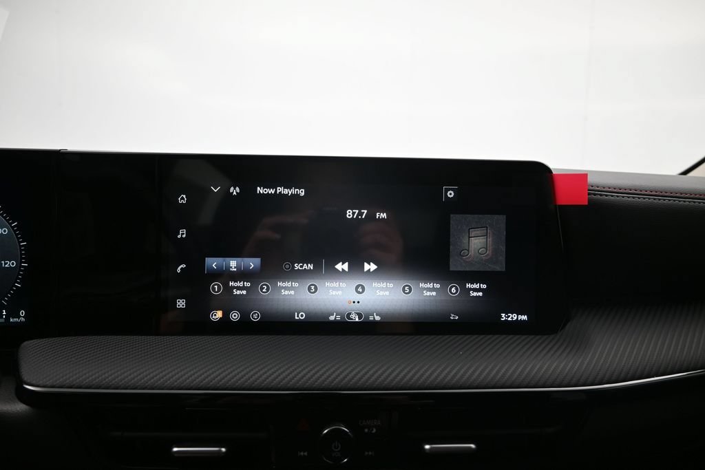 New 2026 Nissan Kicks SR w/ Cold Weather Package FWD image 15