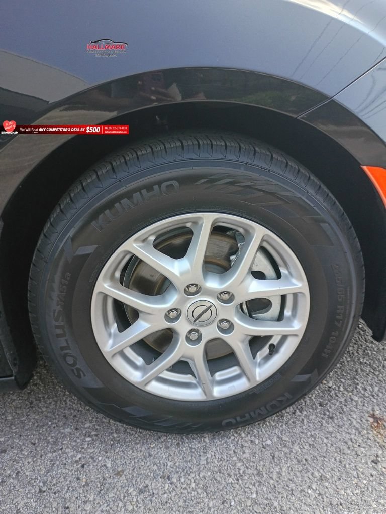 Used 2022 Chrysler Voyager LX FWD image 26