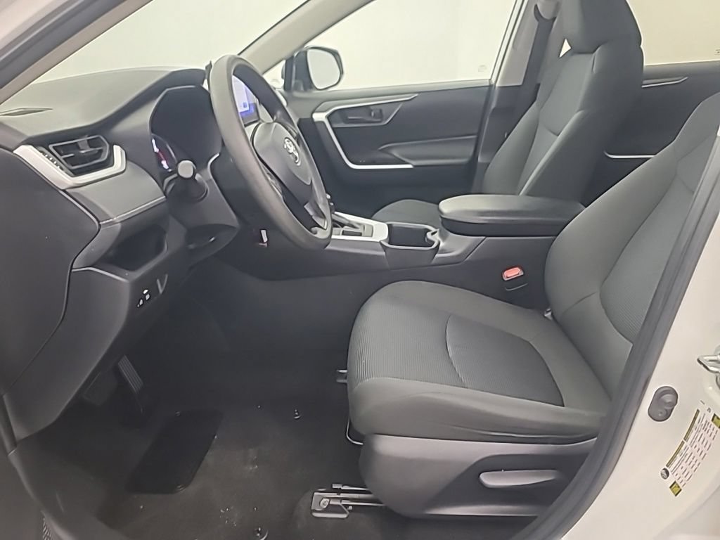 Used 2025 Toyota RAV4 LE AWD/4WD image 25