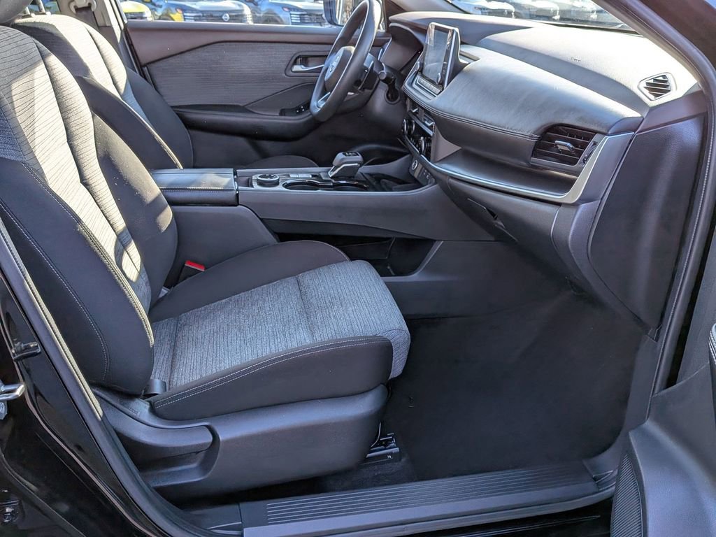 Used 2023 Nissan Rogue SV image 20