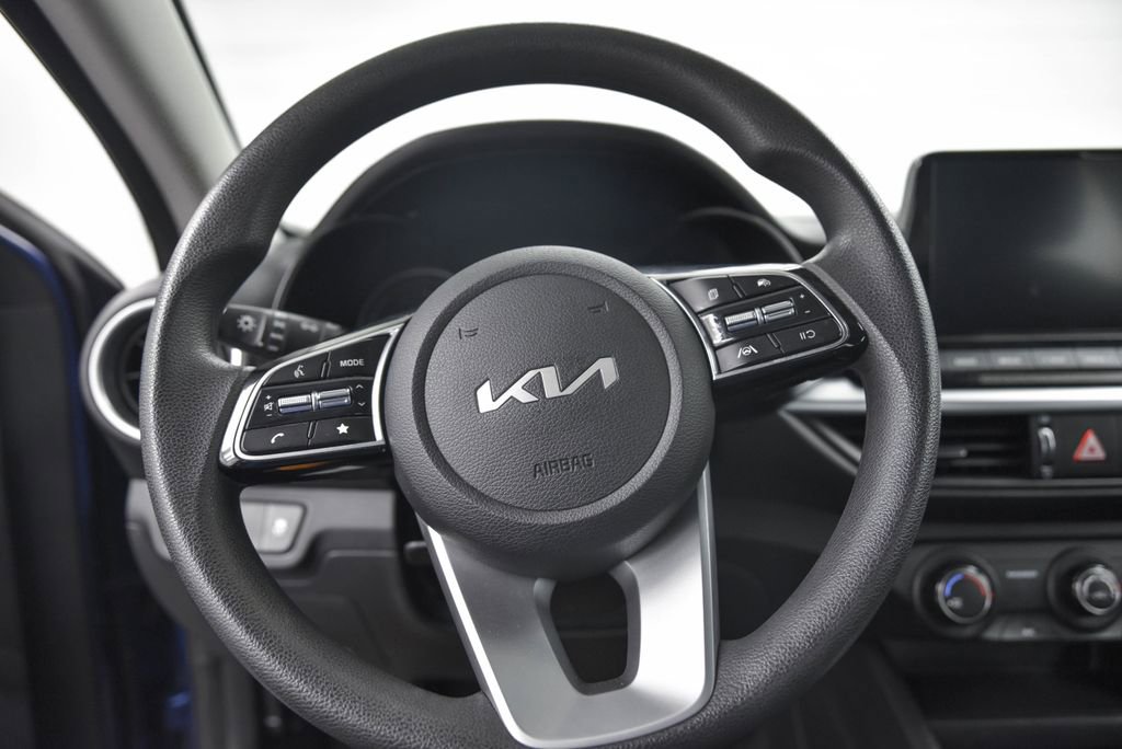 Used 2023 Kia Forte LXS image 18