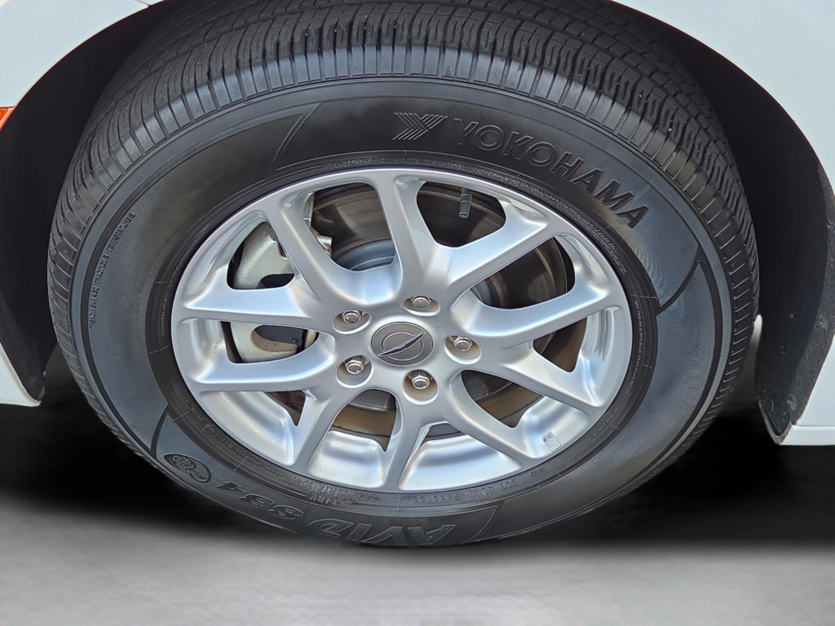 Used 2023 Chrysler Pacifica Touring-L image 9