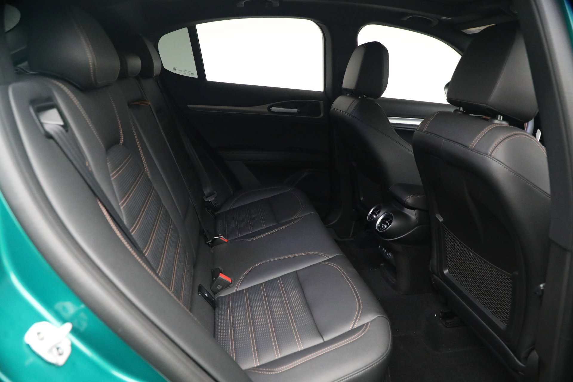 New 2025 Alfa Romeo Stelvio Sprint image 17