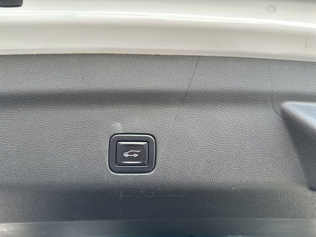 Certified 2022 GMC Yukon XL Denali image 12