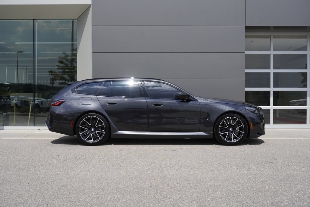 Used 2026 BMW M5 Touring AWD/4WD image 7