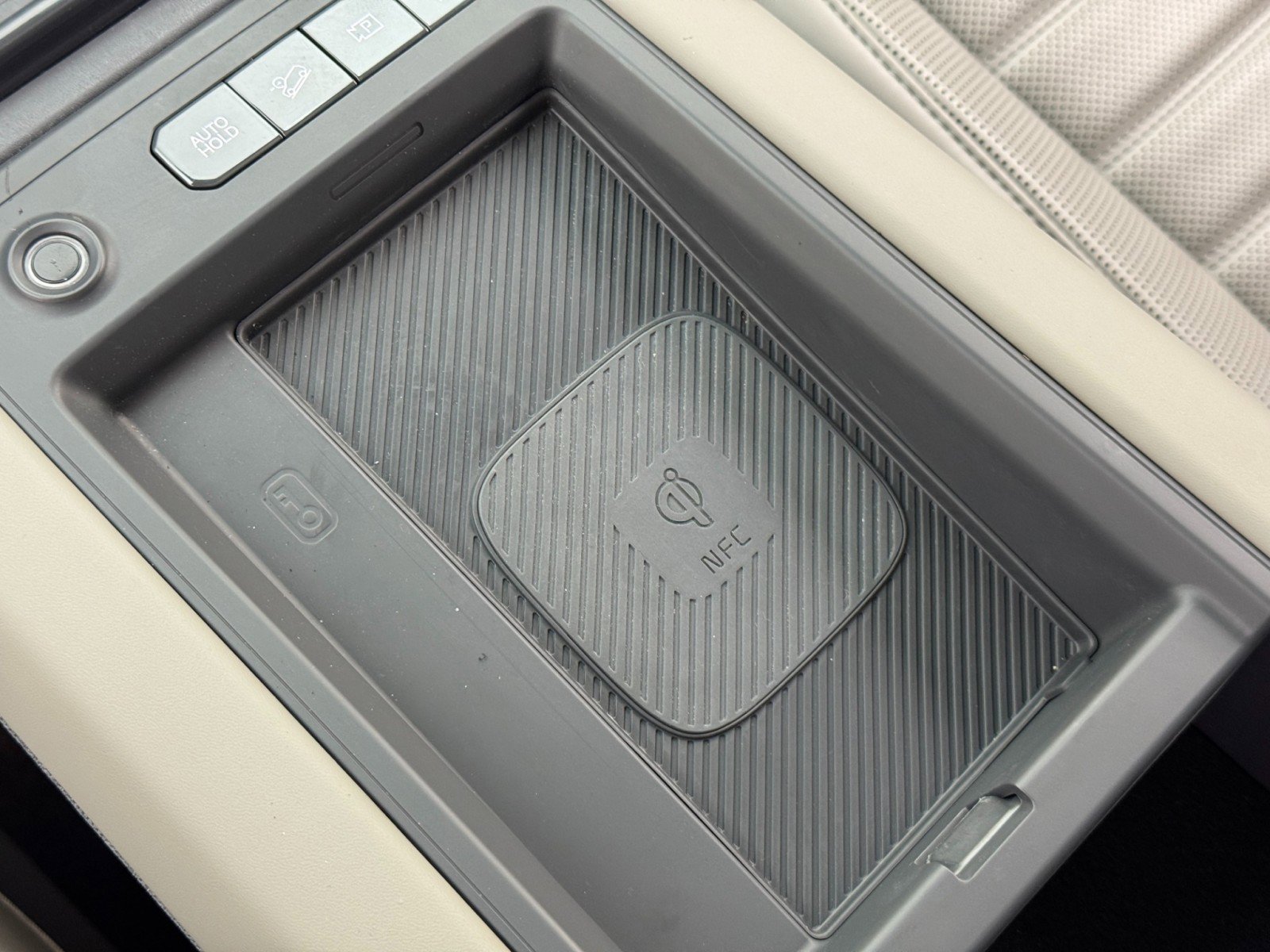 Used 2024 Kia EV9 Land image 32