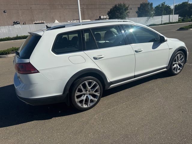 Used 2017 Volkswagen Golf Alltrack SEL image 7
