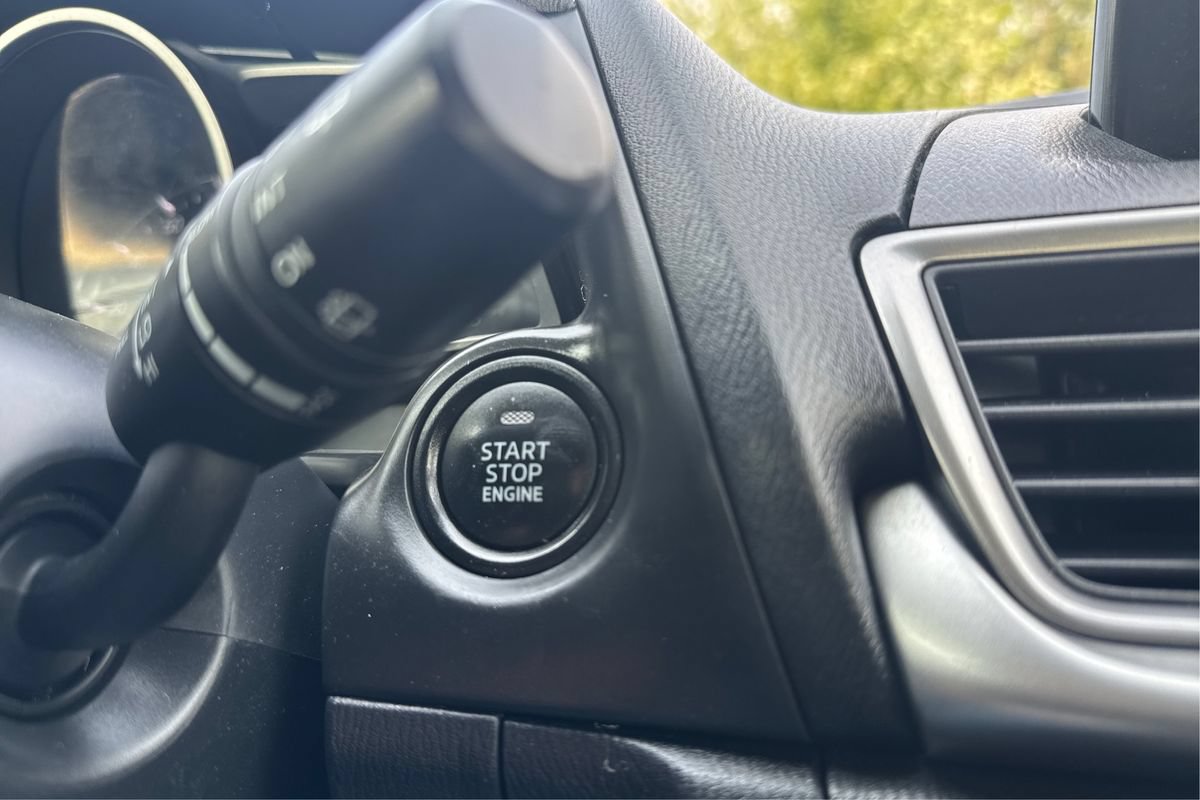 Used 2018 MAZDA MAZDA3 Sport FWD image 27