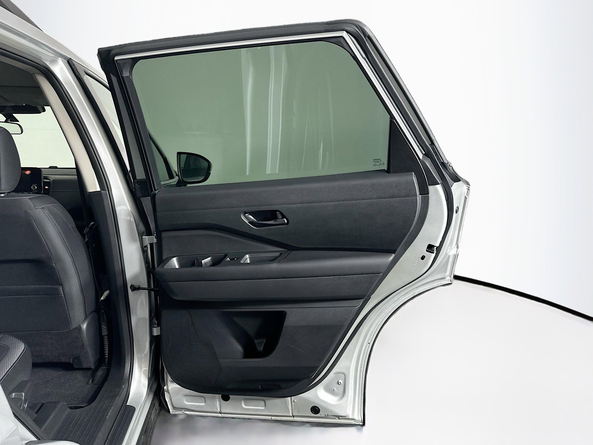 Used 2024 Nissan Pathfinder SV image 30