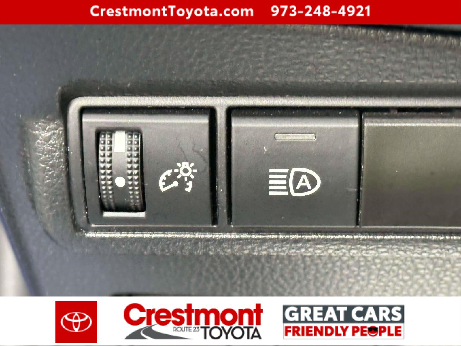 Certified 2023 Toyota Corolla Cross LE w/ Moonroof Package image 17