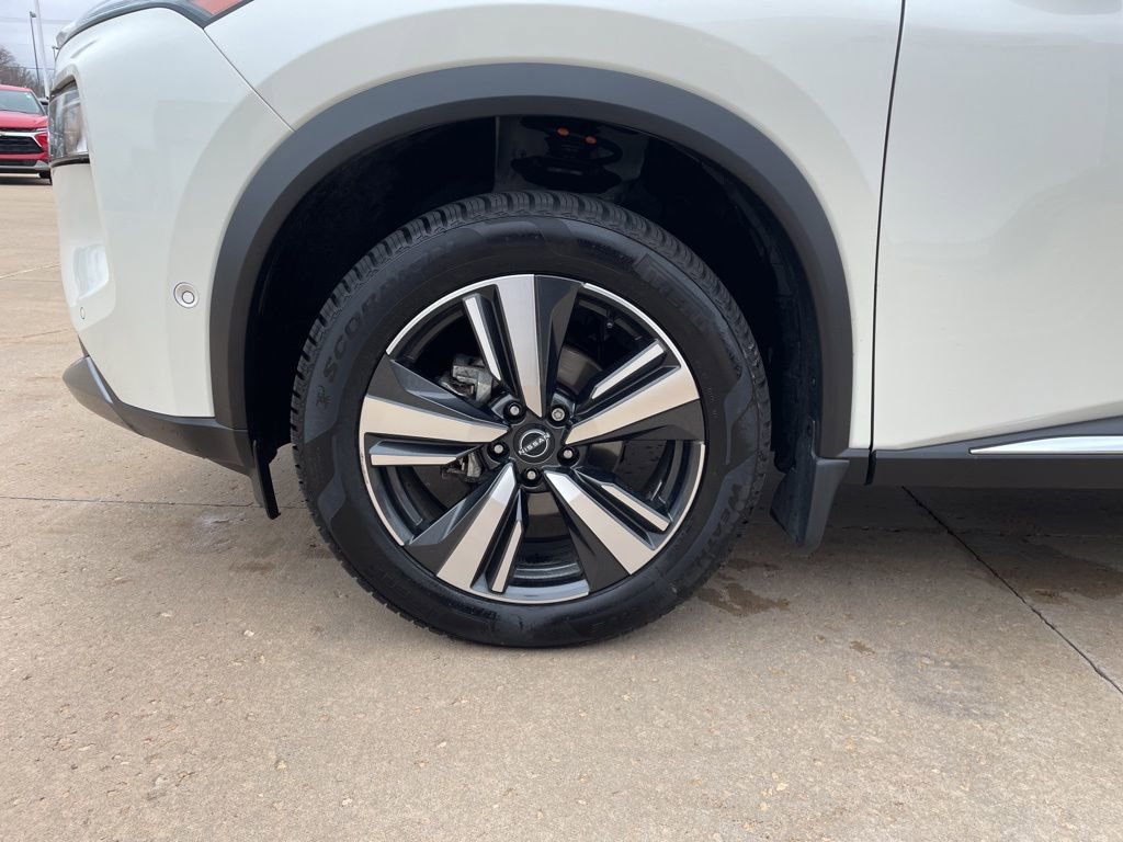 Used 2023 Nissan Rogue SL w/ SL Premium Package image 16