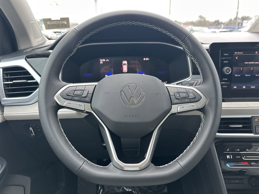 New 2026 Volkswagen Taos SE image 14