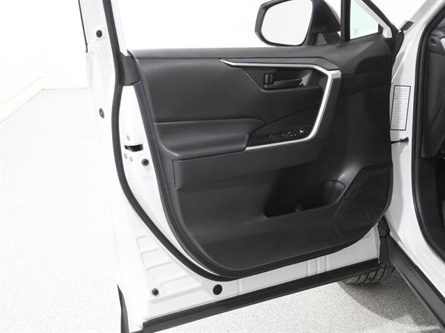 Used 2024 Toyota RAV4 LE image 4
