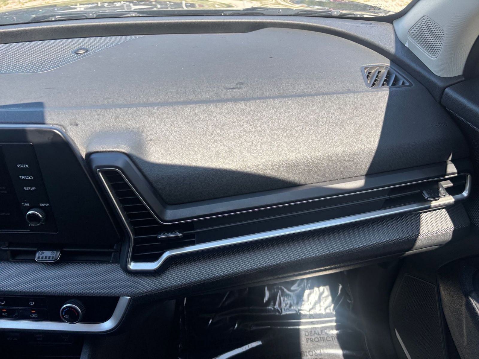 Used 2025 Kia Sportage LX FWD image 34