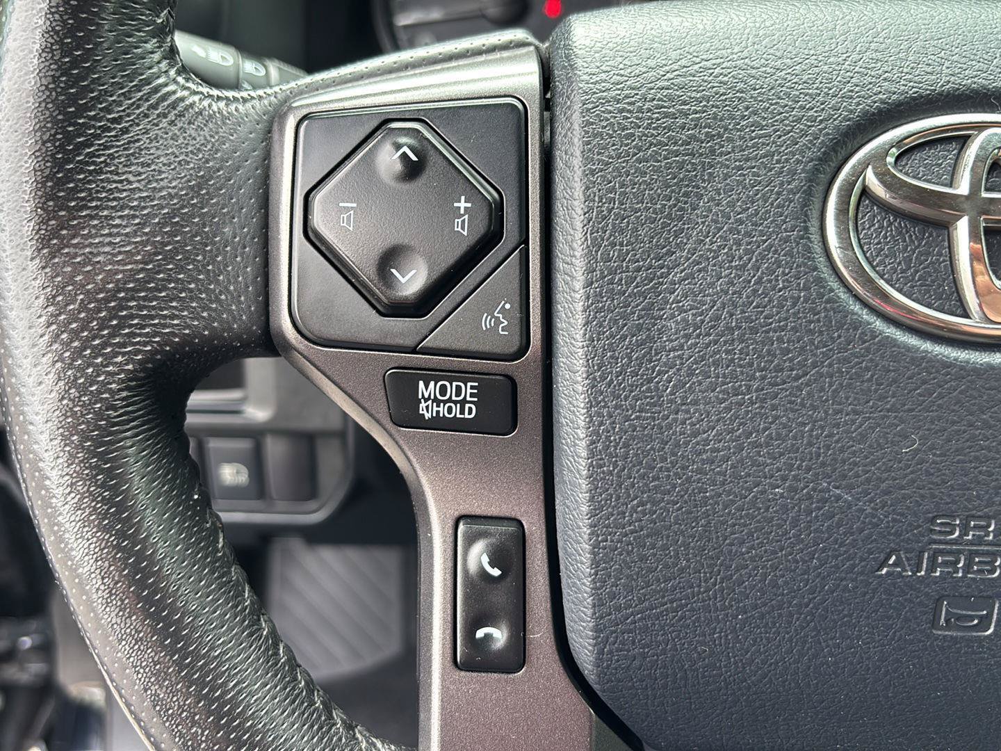 Used 2019 Toyota Tacoma TRD Off-Road AWD/4WD image 31
