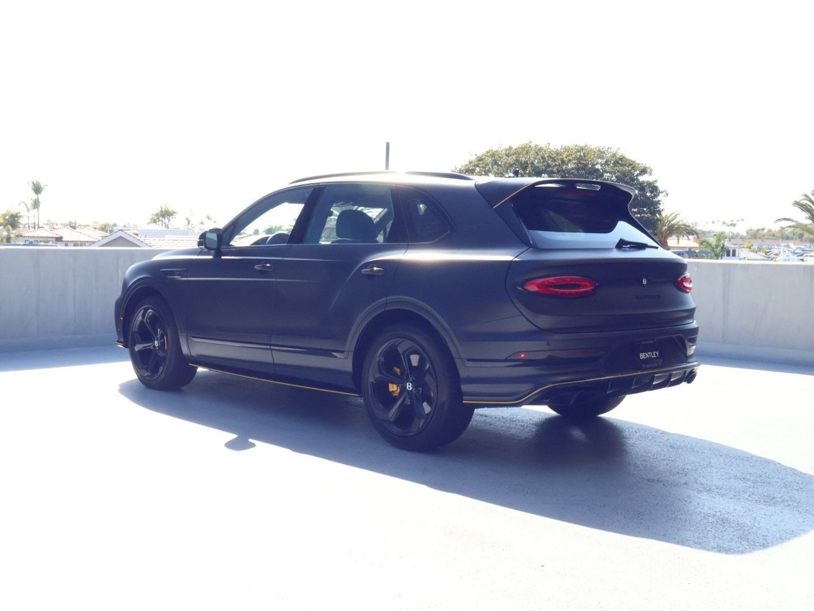 Certified 2025 Bentley Bentayga AWD/4WD image 3
