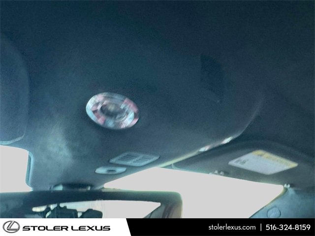 Used 2018 Aston Martin DB11 Coupe image 34